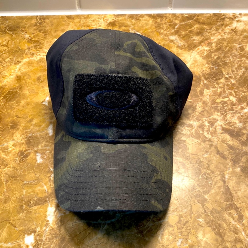 Oakley black camo tactical hat